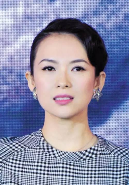 中庭长菱形脸的女明星,揭秘中庭女明星的独特风采